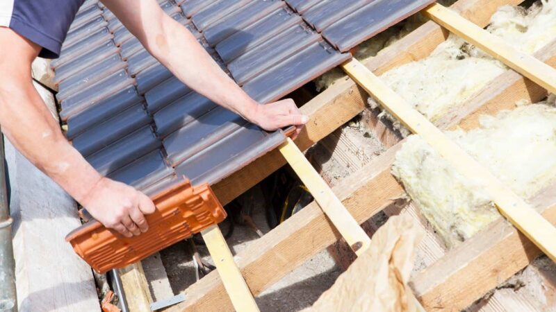 Isoler son toit : le meilleur moyen de protéger votre maison